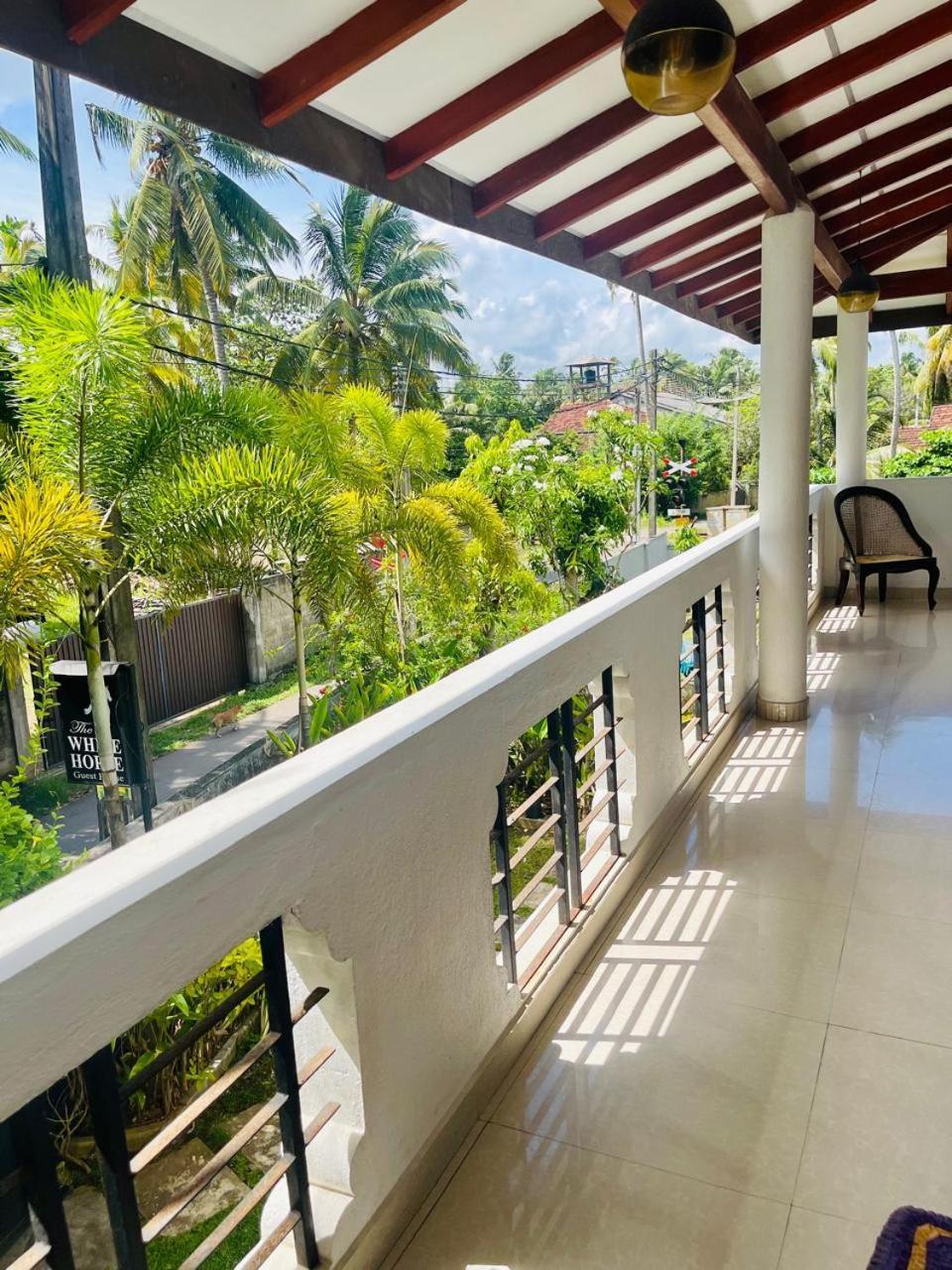 White Horse Hotel Hikkaduwa Exterior photo