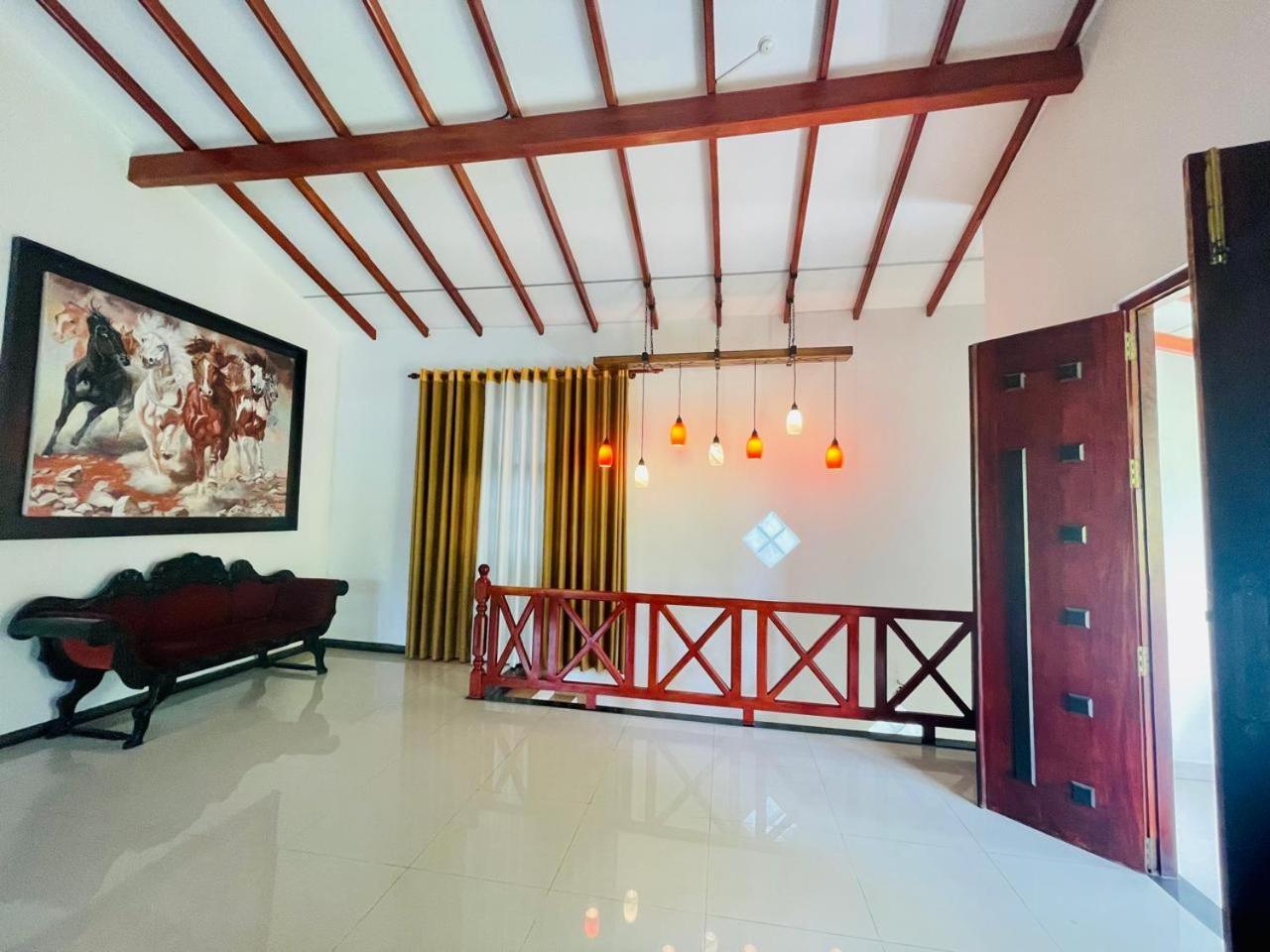 White Horse Hotel Hikkaduwa Exterior photo
