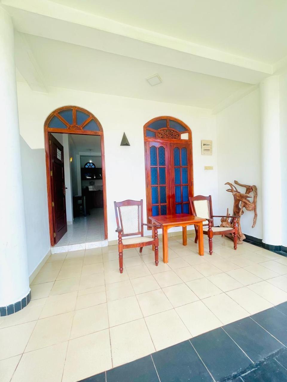 White Horse Hotel Hikkaduwa Exterior photo
