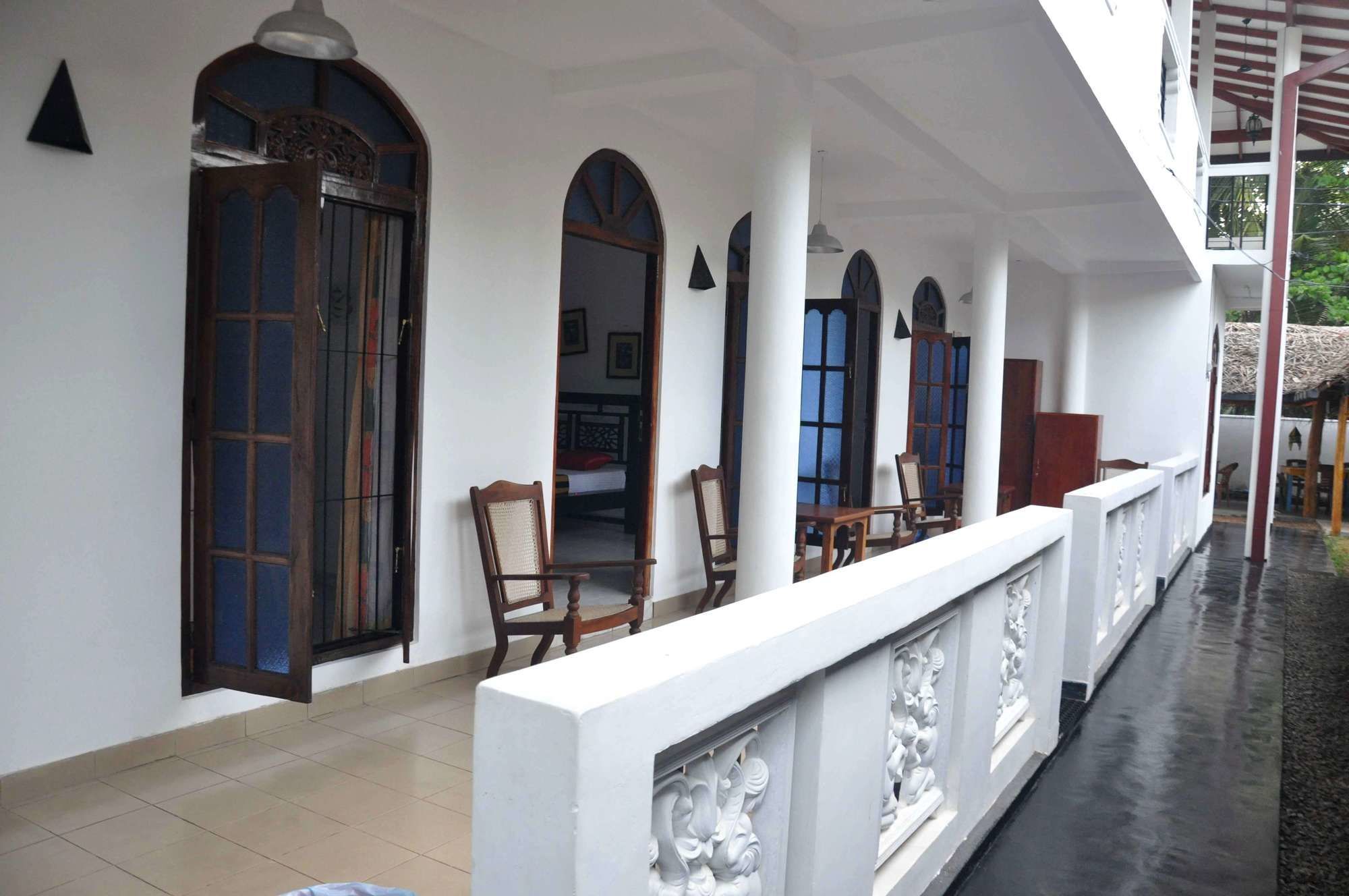 White Horse Hotel Hikkaduwa Exterior photo