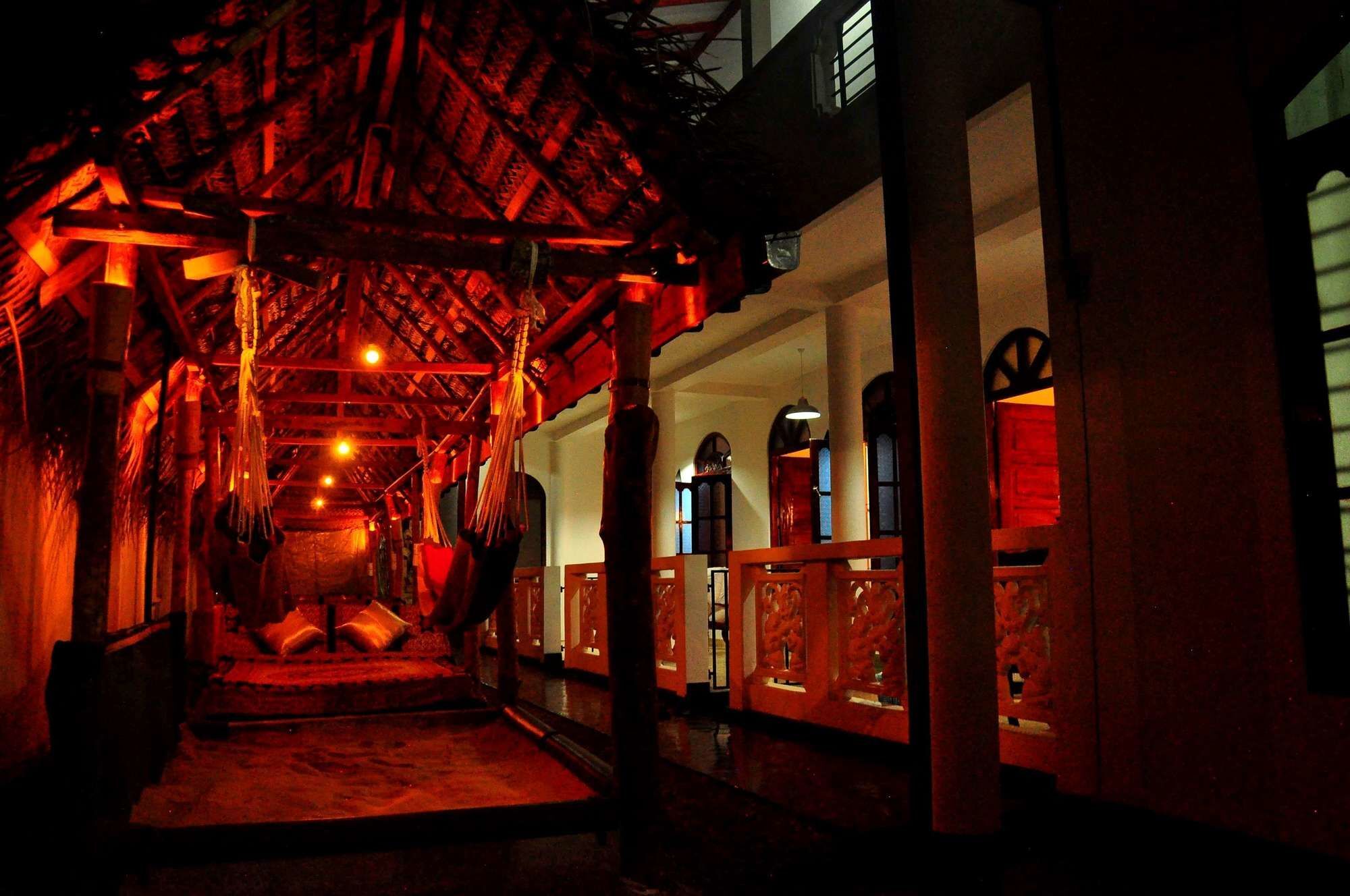 White Horse Hotel Hikkaduwa Exterior photo